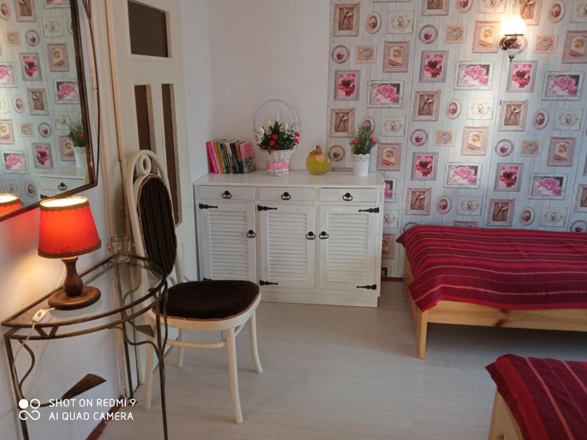 Domek I Apartamenty Stokrotka Krynica Exterior foto